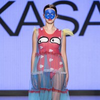 Diana Rikasari menciptakan karya busana bertemakan J’Aime l’Autisme yang mengandung arti I Love Autism. Sebanyak delapan set busana ditampilkan dalam Vancover Fashion Week untuk koleksi Spring/Summer 2020. Foto: Dok. Diana Rikasari