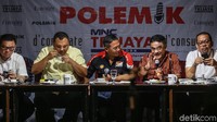 Hadir dalam diskusi tersebut (kiri-kanan) Ketua DPP Partai Gerindra  Ahmad Riza Patria, Ketua DPP Partai Golkar Ace Hasan, pengamat politik Hendri Satrio, moderator Margi Syarif, Ketua DPP PDIP Andreas Hugo Pareira, Peneliti Indo Barometer M. Qodari dan Ketua DPP  PKS, Mardani Ali Sera.