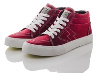Dari Jokowi hingga Sandiaga Bikin Sneakers Lokal Booming