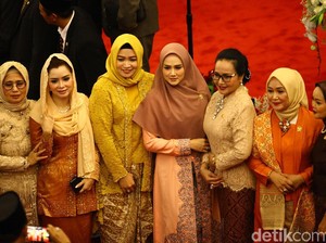 Perempuan Selebritis di Parlemen