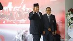 Ekspresi Jokowi di Karpet Merah Pelantikan Presiden di DPR