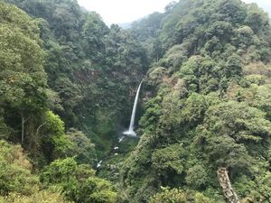 Foto: Air Terjun Dahsyat di Malang