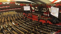 Berikut potret suasana terkini di gedung parlemen.