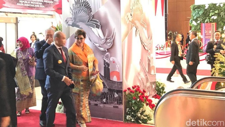 Viktor Laiskodat hingga Khofifah Hadiri Pelantikan Jokowi Viktor Laiskodat hingga Khofifah Hadiri Pelantikan Jokowi