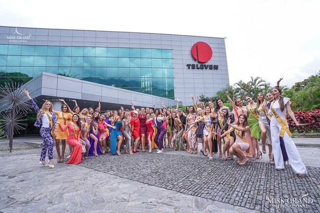 Malam final kontes kecantikan Miss Grand International 2019 akan berlangsung pada Jumat (25/10/2019). Para finalis telah mengikuti berbagai kegiatan karantina, termasuk kompetisi baju renang. 9 Finalis pun difavoritkan oleh netizen sebagai kontestan dengan baju renang terbaik. Foto: Facebook Miss Grand International