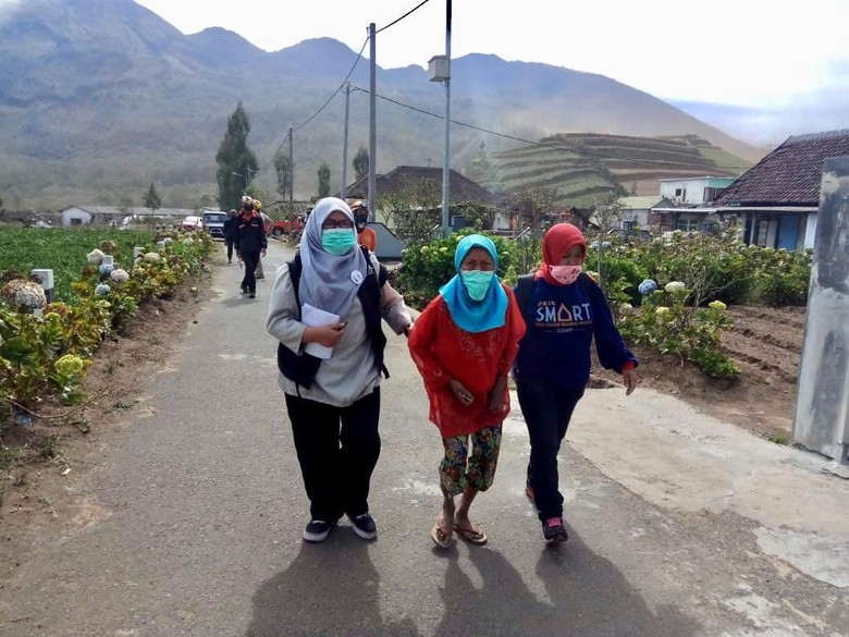 BMKG Malang Sebut Kebakaran Gunung Arjuno Picu Angin Kencang di Batu BMKG Malang Sebut Kebakaran Gunung Arjuno Picu Angin Kencang di Batu