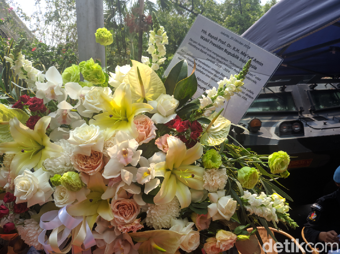 AHY Kirim Bunga untuk Maruf Amin: Sukses Pengabdian 5 Tahun Mendatang
