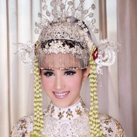 Pada pernikahannya itu, Tsamara tampil memesona dengan riasan flawless natural. Penampilannya itu adalah hasil makeup dari makeup artist Anpa Suha. Foto: Instagram @anpasuha_official