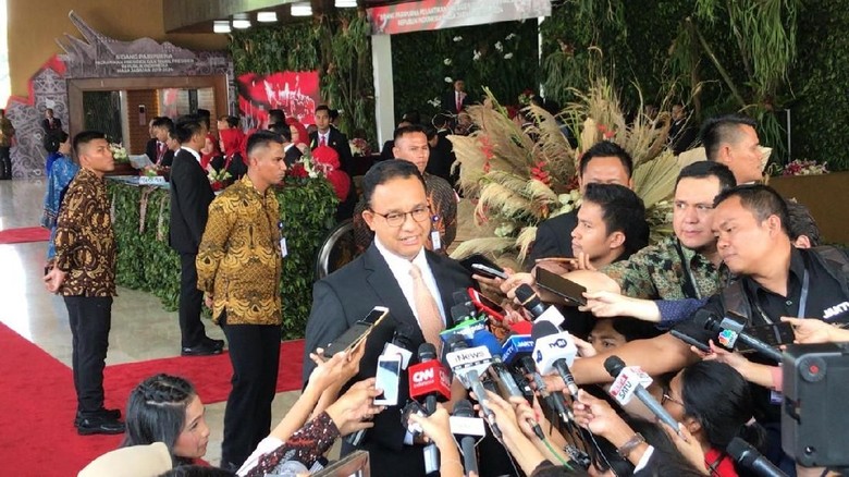 Maruf Amin Segera Jadi Wapres, Anies: Alhamdulillah Punya Tetangga Baru Maruf Amin Segera Jadi Wapres, Anies: Alhamdulillah Punya Tetangga Baru