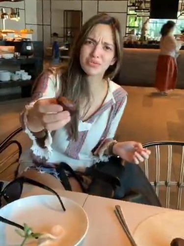 Parah Banget! Nia Ramadhani Masa Nggak Tahu Cara Buka Salak