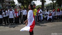 Mereka berkumpul untuk memberikan dukungan untuk presiden terpilih.