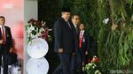 Ekspresi Jokowi di Karpet Merah Pelantikan Presiden di DPR