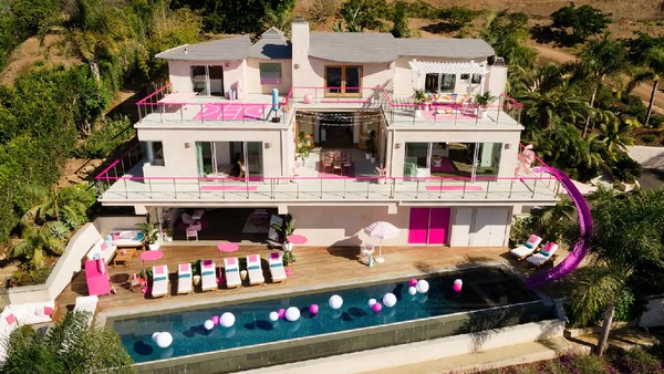 Barbie Malibu Dreamhouse, demikian nama tempat yang disewakan AirBnB untuk ditinggali ini. Lokasinya di Malibu. (Foto: Dok. AirBnB)