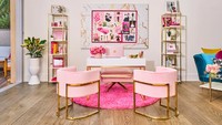 Barbie Malibu Dreamhouse ini dapat disewa dengan biaya USD 60 (sekitar Rp 847 ribu) per malam, dengan pemesanan mulai dibuka pada 23 Oktober 2019 untuk jadwal menginap pada 27-29 Oktober 2019. (Foto: Dok. AirBnB)