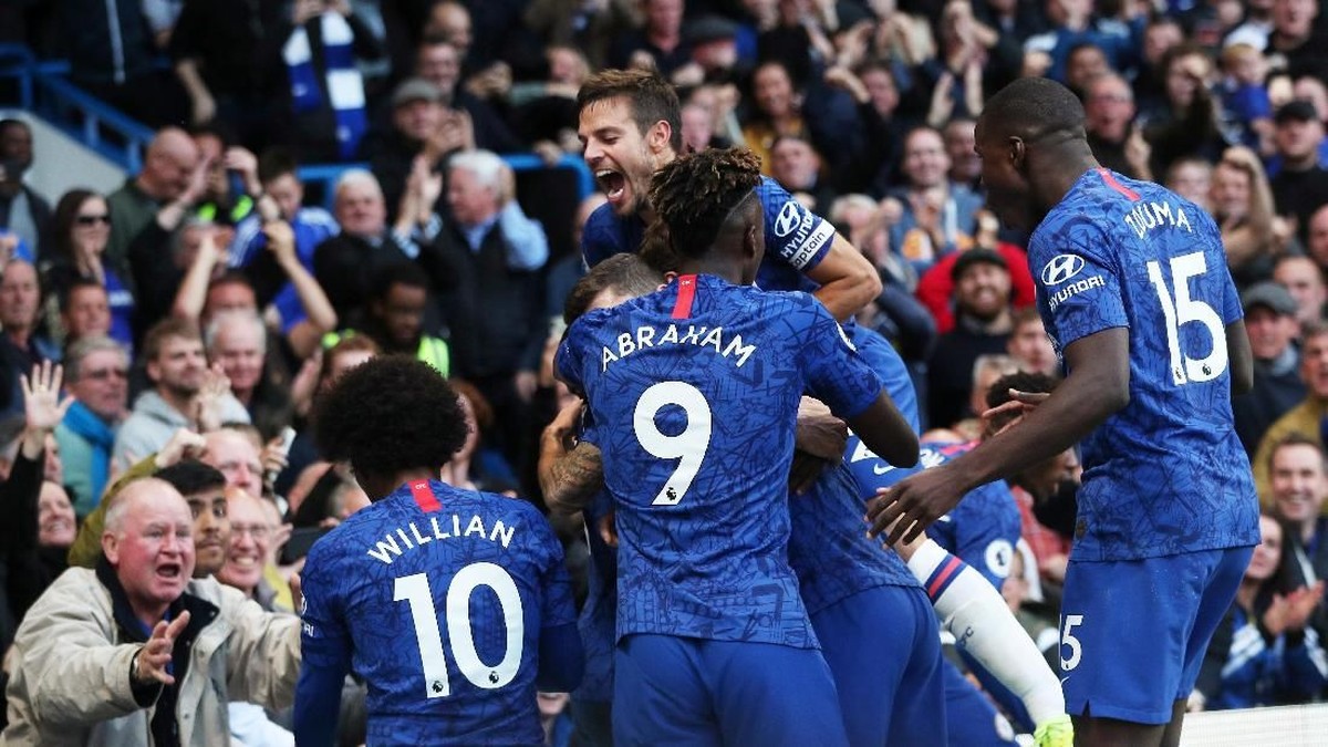 Ajax Amsterdam bakal menjadi ujian berat bagi pasukan muda Chelsea (Foto: Hannah McKay/Reuters)