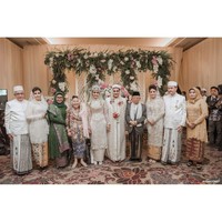 Akad nikah politisi dari Partai Solidaritas Indonesia (PSI) ini juga dihadiri oleh presiden Joko Widodo, dan wakil presiden terpilih 2019-2024 K.H Maruf Amin.Foto: Instagram @tsamaradki