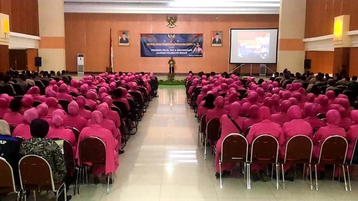 Polwan dan Bhayangkari Diimbau Bentengi Keluarga dari Paham Radikal