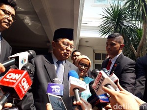 Dari Rumah Dinas Wapres, JK Berangkat Menuju Pelantikan Jokowi-Maruf