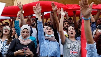 WhatsApp sangat populer di Lebanon, digunakan oleh 84% orang dewasa di sana. Tercatat 98% kelompok usia di bawah 30 tahun menggunakan layanan milik Facebook tersebut. Foto: Reuters