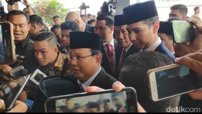 Semobil, Prabowo-Sandi Hadiri Pelantikan Jokowi Semobil, Prabowo-Sandi Hadiri Pelantikan Jokowi