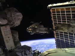 Melihat Spacewalk Bersejarah Dua Astronaut Wanita