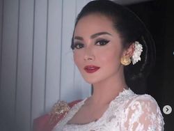 Ayu Banget! Penampilan Krisdayanti Hadiri Pelantikan Presiden
