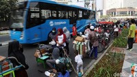 Jelang pelantikan presiden, hari bebas kendaraan bermotor (HBKB) atau car free day (CFD) ditiadakan.