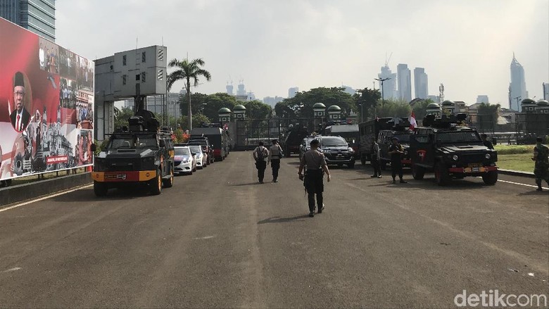 Dijaga Ketat, Begini Suasana di DPR Jelang Pelantikan Jokowi-Maruf Dijaga Ketat, Begini Suasana di DPR Jelang Pelantikan Jokowi-Maruf