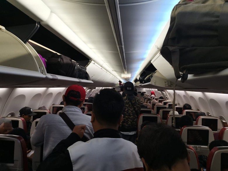 Batik Air Yogya-Halim Dialihkan ke Soetta, Penumpang Tertahan di Pesawat Batik Air Yogya-Halim Dialihkan ke Soetta, Penumpang Tertahan di Pesawat
