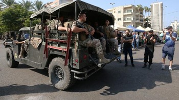Lebanon memang sedang dilanda krisis ekonomi dan korupsi berlangsung masif sehingga rakyat kecewa. Penerapan pajak WhatsApp semakin menambah kemarahan mereka. Foto: Reuters