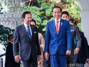 Sultan Brunei Dapat Giliran Pertama Bertemu Jokowi di Hari Pelantikan
