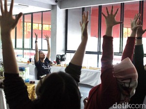 Yoga dengan Kursi, Alternatif bagi Pengidap Osteoporosis