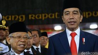 Maruf pada pukul 18.09 WIB kemudian langsung menuju Istana Wapres menggunakan mobil berpelat Indonesia 2.