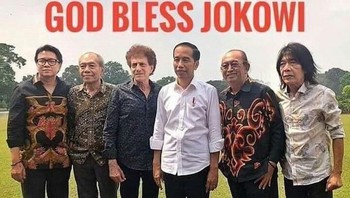 Ini meme cerdas, God Bless Jokowi. Artinya semoga Tuhan memberkati Jokowi, dengan foto Jokowi dan grup rock legendaris God Bless (Twitter)