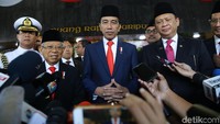 Rencananya Jokowi besok akan memperkenalkan nama-nama menteri Kabinet Jilid II.