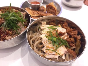 Wo Ai Mie: Mulur Gurih! Bakmi China Halal Dengan Topping Ayam Hainan