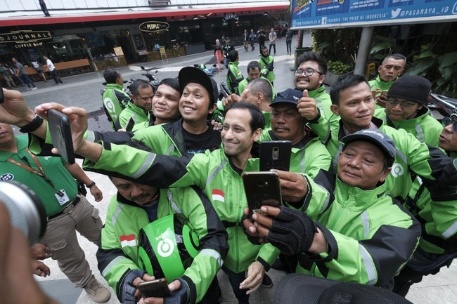 Berita Populer: Nadiem Santai Naik Gojek, Menteri RI Pakai Toyota