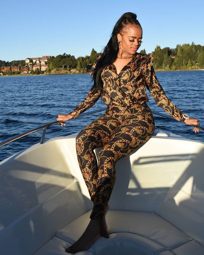 Selain menjadi politikus, Putri Sikhanyiso Dlamini dari Kerajaan Eswatini juga memiliki passion di dunia akting dan musik. Dia dikenal sebagai rapper dengan nama panggung Pashu. Pada saat melakukan program magang di Universitas Limkokwing, Malaysia, sang putri sempat merilis single berjudul Hail Your Majesty. Foto: Dok. Biro Setpres Istana, Dok. Instagram