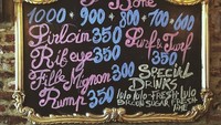Foto: IstimewaMelakukan trik pada menu juga dilakukan. Restoran akan memajang menu yang miliki harga tinggi di iklan atau mencantumkan menu tanpa harga.