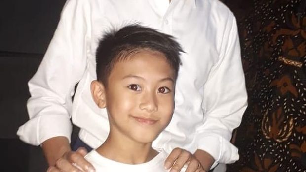 Saat Jokowi Penuhi Ajakan Foto 'Fans' Cilik Usai Nonton Konser