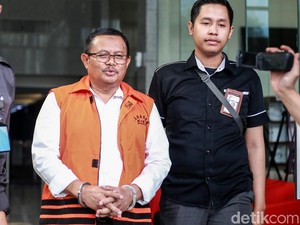 KPK Geledah Kantor BPR Indramayu Terkait Kasus Suap Bupati Supendi