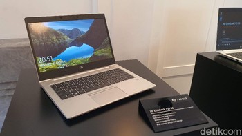 Elitebook 700 G6 hadir dalam dua varian. Ini adalah versi 735 yang memiliki ukuran layar 13,3 inch. Foto: Adi Fida Rahman/detikINET