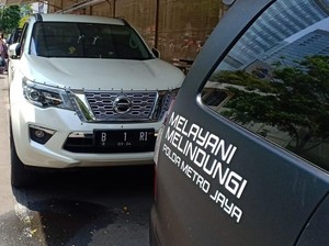 Pelat B 1 RI di Mobil yang Halangi Tamu Pelantikan Diduga Palsu