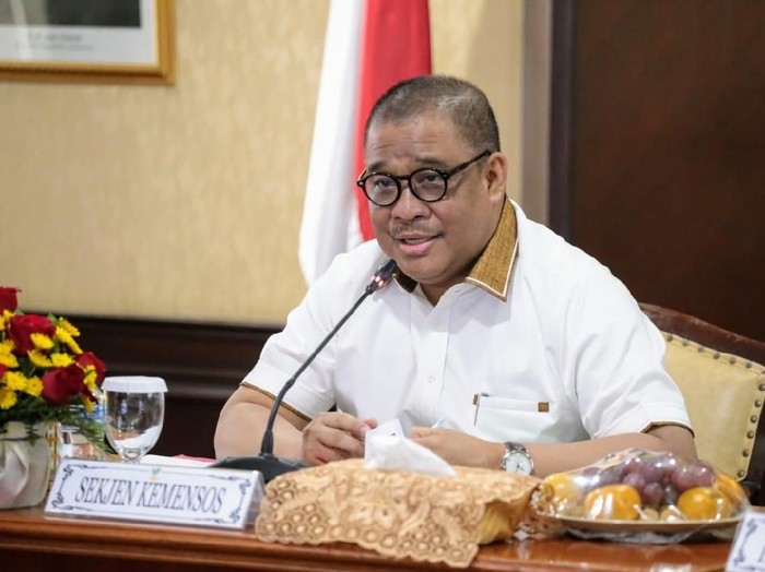 Sekretaris Jenderal Kemensos Hartono Laras