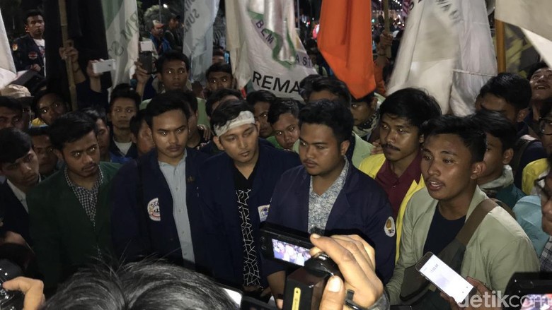 Ini 9 Tuntutan Nawacita Versi BEM SI untuk Jokowi Ini 9 Tuntutan Nawacita Versi BEM SI untuk Jokowi