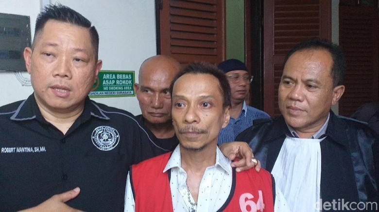 Kasus Ganja, Bassist Boomerang Hubert Henry Dituntut 2 Tahun Penjara Kasus Ganja, Bassist Boomerang Hubert Henry Dituntut 2 Tahun Penjara