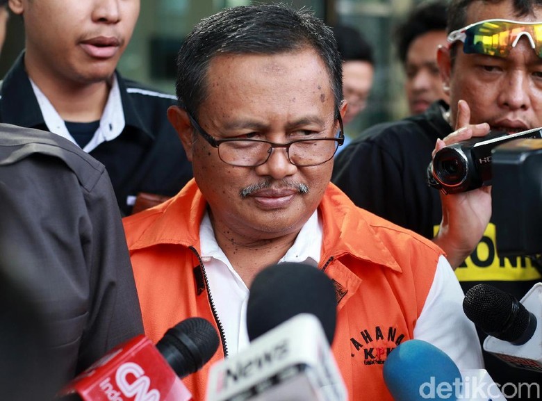 Golkar Nonaktifkan Bupati Indramayu Supendi yang Ditahan KPK Golkar Nonaktifkan Bupati Indramayu Supendi yang Ditahan KPK