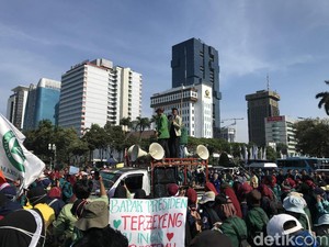 Demo di Patung Kuda, Ketua BEM UGM: Banyak Janji Jokowi Tak Tertunaikan!