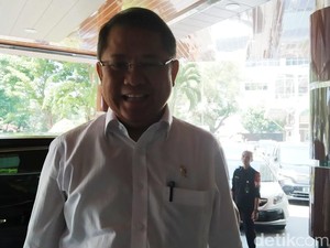 Jelang Pengumuman Kabinet, Rudiantara Jenguk Wiranto di RSPAD