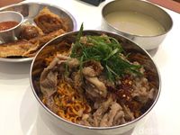Wo Ai Mie: Mulur Gurih! Bakmi China Halal Dengan Topping Ayam Hainan